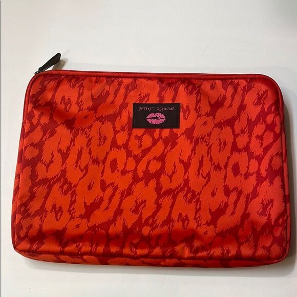Betsey Johnson Designer Laptop Sleeve Red Cheetah Trunk&Trolley Collection - Picture 1 of 6